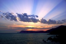 sunset, sea, mountains ... romance! / ***