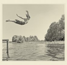 [ F l y ] / **********