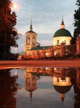 Leben spendende Dreifaltigkeitskirche auf dem Sparrow Hills. Moskau. / ***