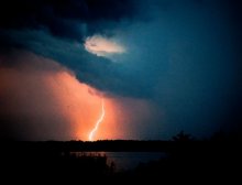 Lightning / ***