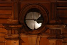 zerbrochenes Fenster / ***