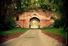 Gate / ***