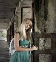 Girl / ***
