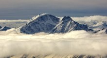 ABOVE THE CLOUDS / ........................