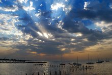 Evpatoria dawn / .....