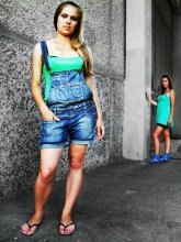 Girl / ***