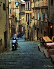 Down the street, going up ... / ***