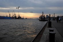 Abend im Hafen / ***