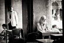 a Chinese waiter and Leonardo da Vinci / *****
