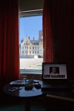 I sit and watch ... / ******