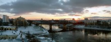 Sonnenuntergang über dem Fluss / ***