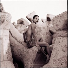 Waiting For The Sirens Call / There's always a siren
Singing you to shipwreck