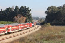 train / *****