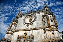Falling Castle / ***