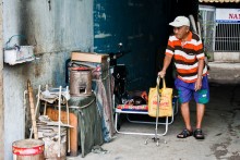 Morning in Saigon / ***