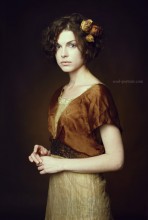 Delicate hand movements .. / http://soul-portrait.com/