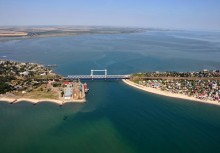 Bridge across the Dniester. / ***