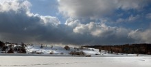 View from the Klyazma to partly cloudy / ***