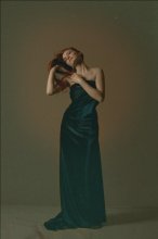 Portrait of a girl in Emeralds / ***