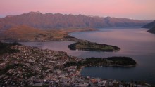 Queenstown at sunset / ***