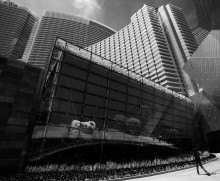 Girl and the City / ************