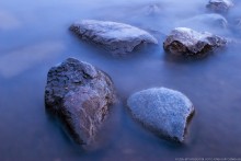 Stones ... / ***