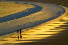 Walking on Gold / ***