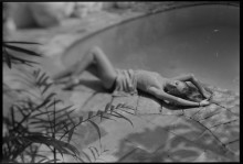 Pool / ***