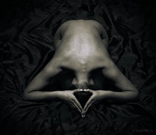 Cry / ***