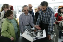 Ausstellung AG / ***