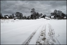 All roads lead to general store / ***