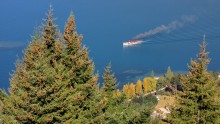 Ah, the white boat ... / ***