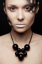 Circles / Spontaneus Beauty Shot

Hair - Me
Make Up - Me &amp; Model
Photo &amp; PP - Me