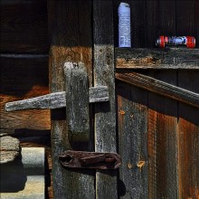 Door / *****