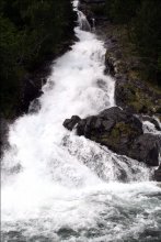 Falls at night / ***