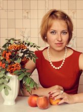 Girl with Peaches / ******