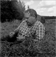 IN THE FIELD / ***