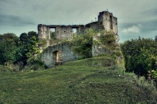 Ruins / .......