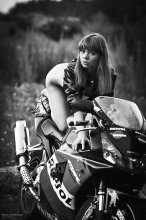 Bike Girl / ***