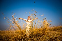 Lady Field / -----