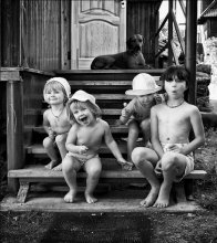 Girls / ***
