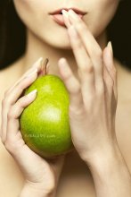Pear / ***