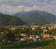 The city at the foot of / ***