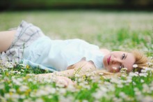 on a carpet of daisies ... / ***