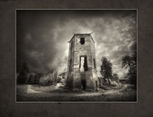 | Black Castle | / ***