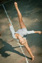 Contemporary dance / ***