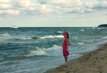Girl and the Sea / *****