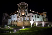 Night at the Castle / ************