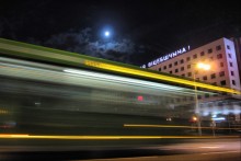 Six in the moonlight / ***