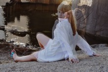 The girl at the river. / ......